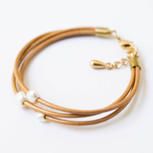 Bronze | Pearl and leather adjustable shimmer bracelet