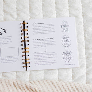 The Daily Grace Co - Daily Grace Scripture Lettering Workbook