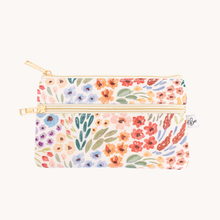 Load image into Gallery viewer, Pencil Pouch Countryside Blooms
